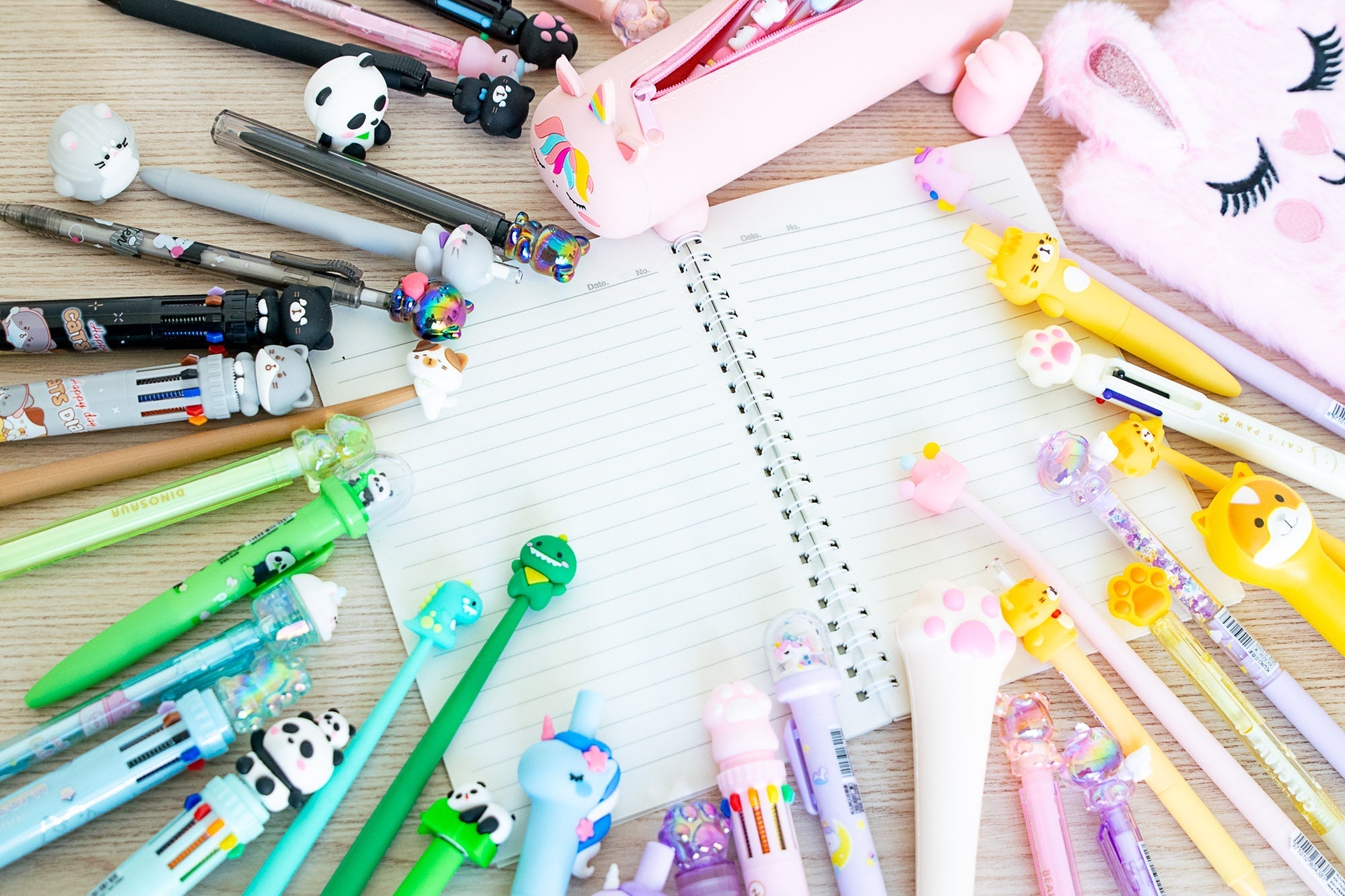 Fournitures scolaires kawaii : stylos et trousses mignonnes pour l’école