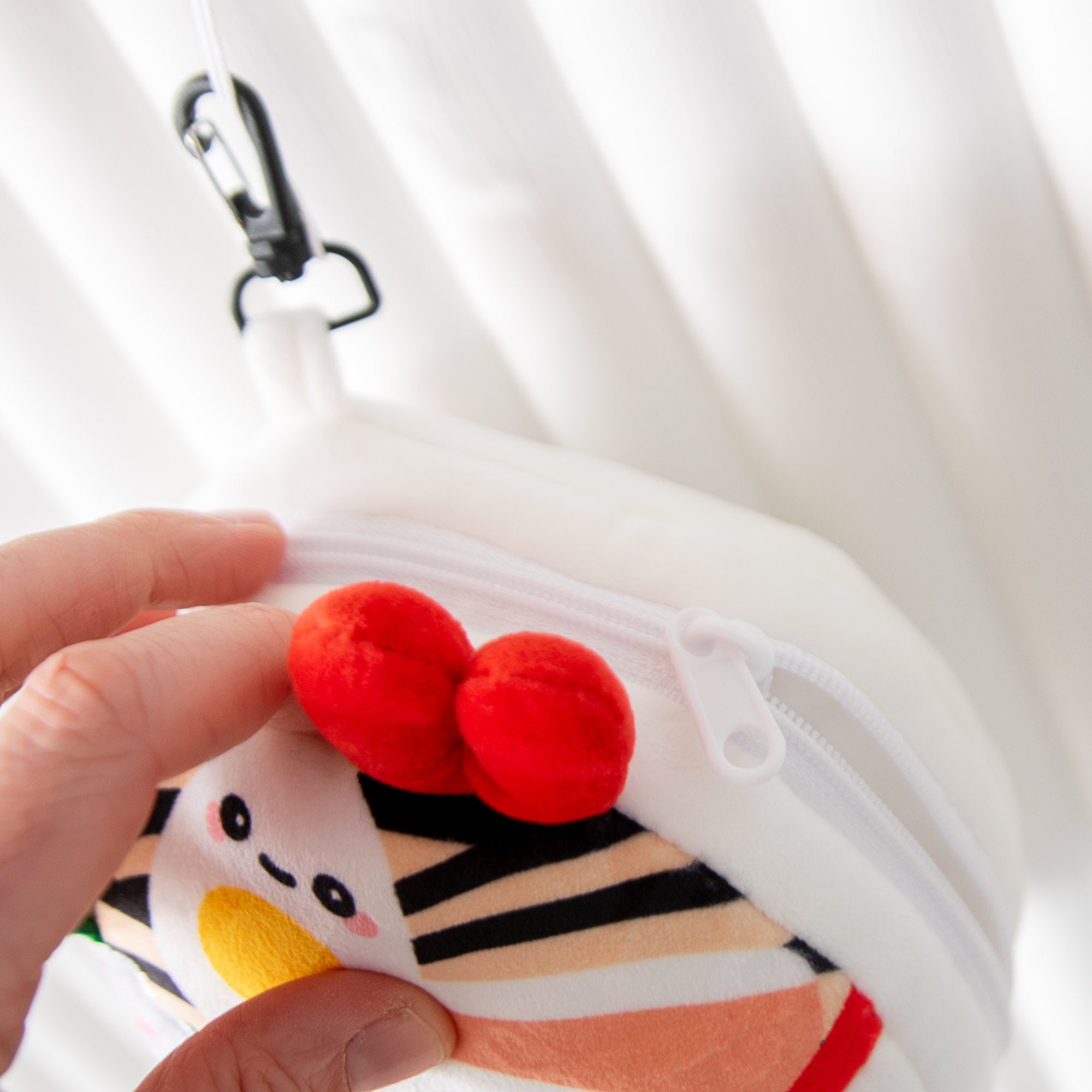 2-in-1 Reisekissen mit Maske – Ramen