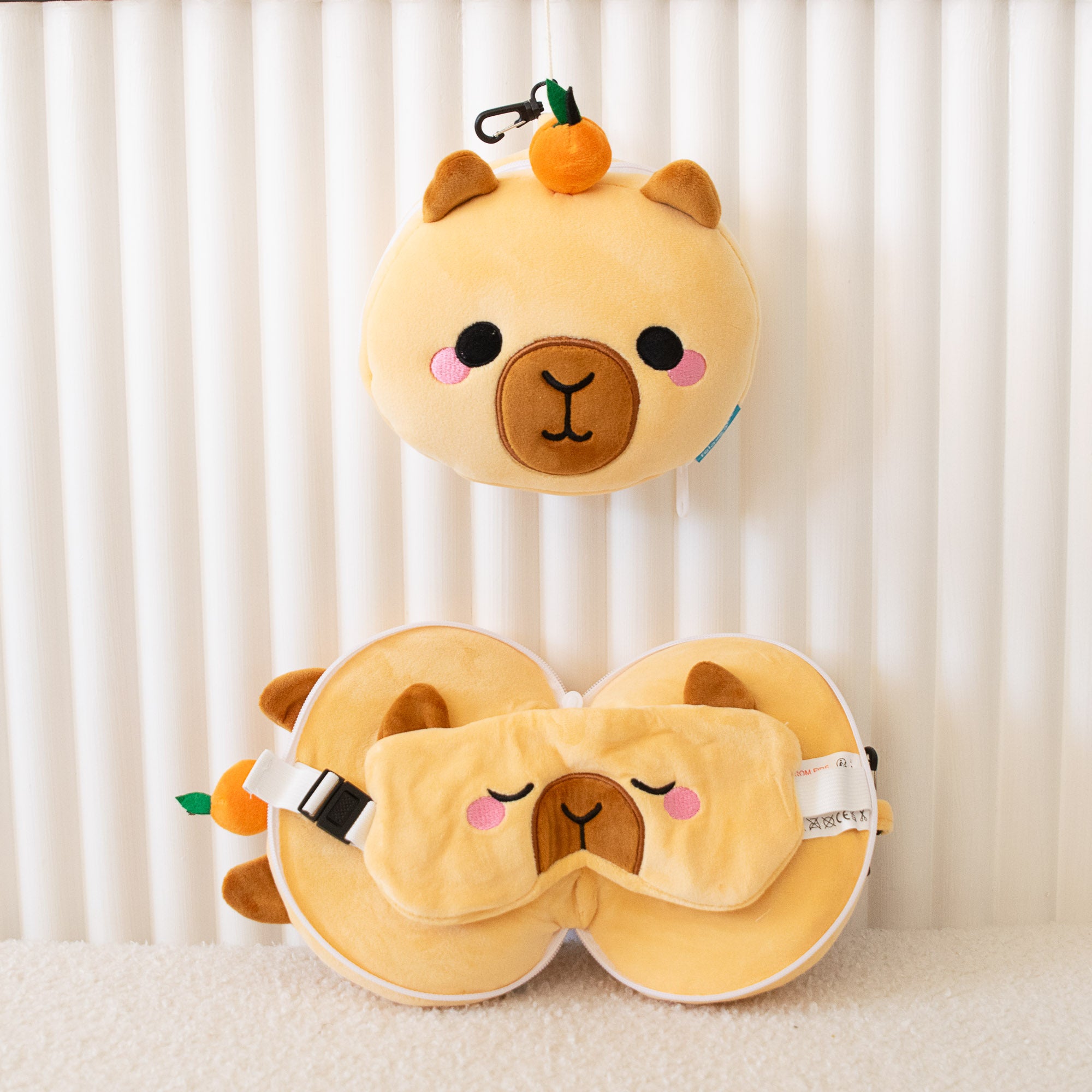 Coussin de voyage 2 en 1 avec masque - Capybara