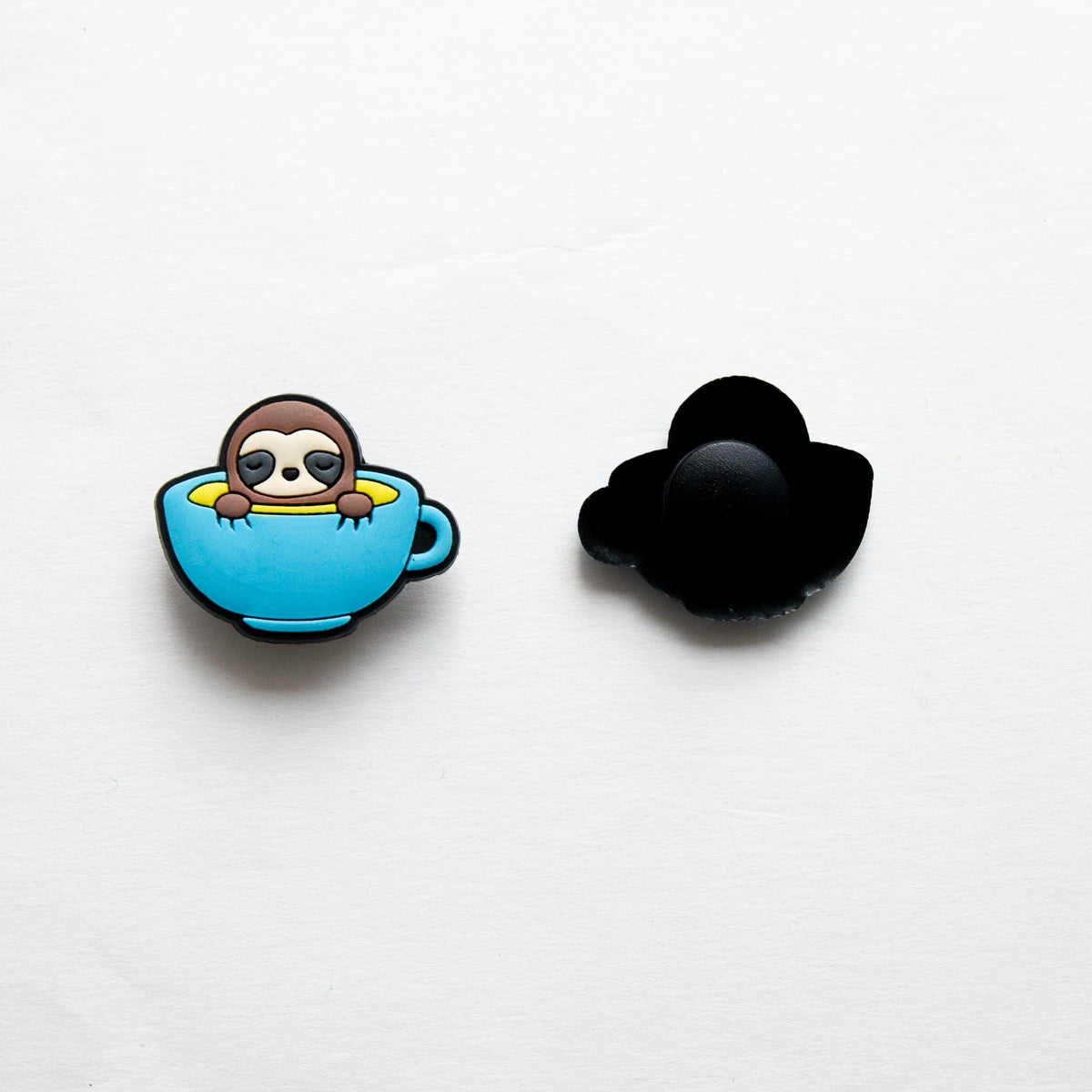 Accessoire pour Crocs Paresseux dans une tasse