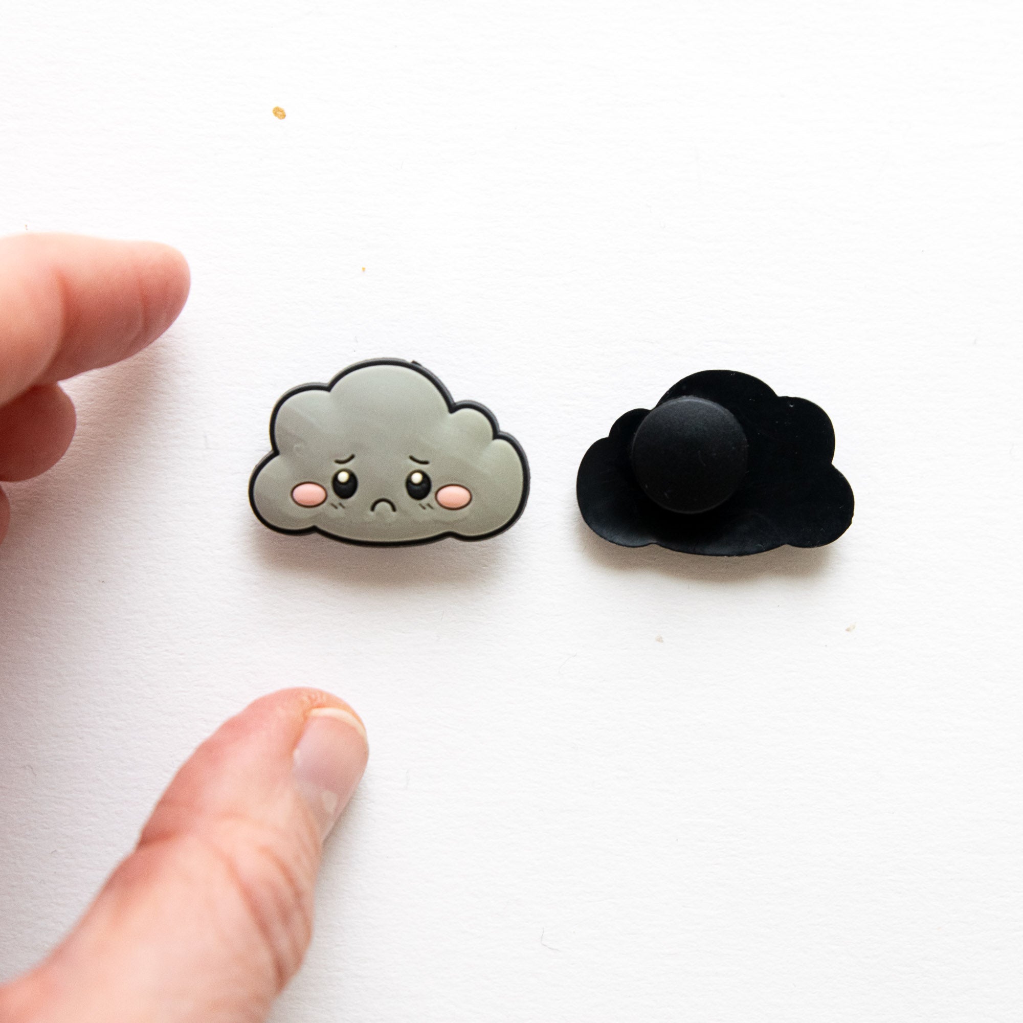 Accessoires pour Crocs Nuage Gris Triste