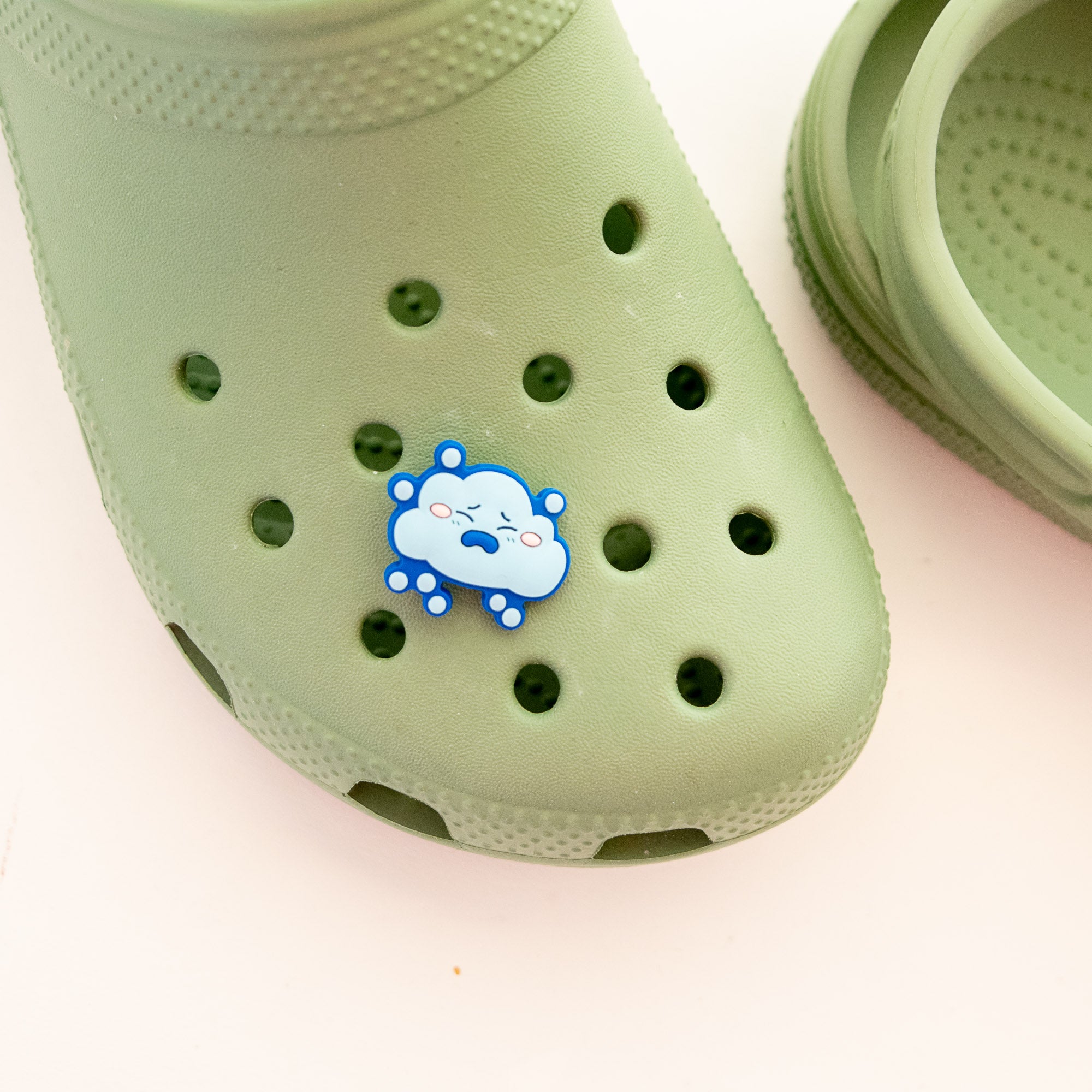 Accessoires pour Crocs Nuage Triste