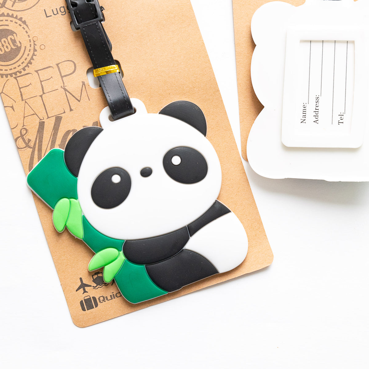 Etiquette à Bagage Panda accroché à sa branche de bambou
