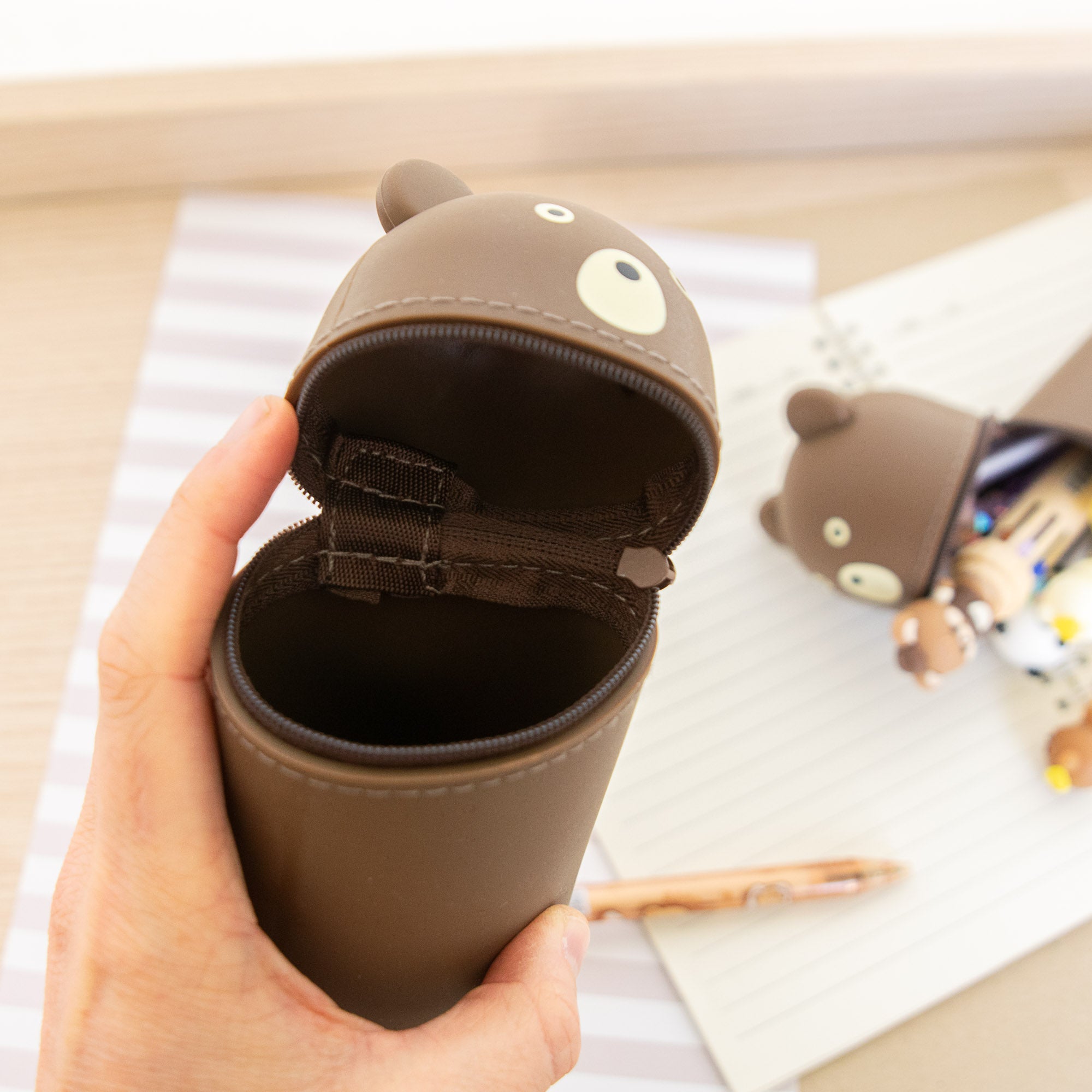 Trousse Verticale en Silicone - Ourson Marron