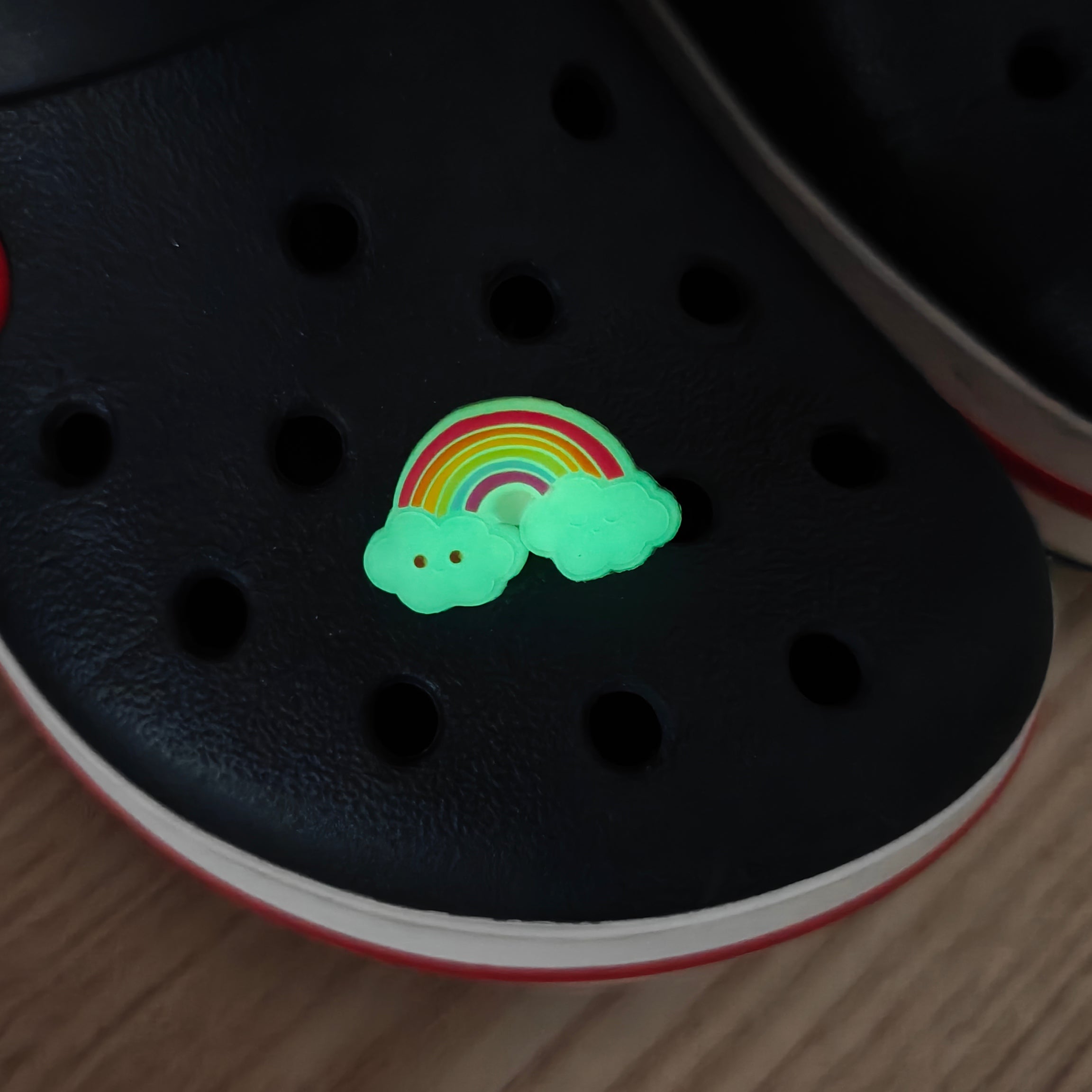 Accessoire pour Crocs Arc-en-ciel Sourire Glow in the Dark