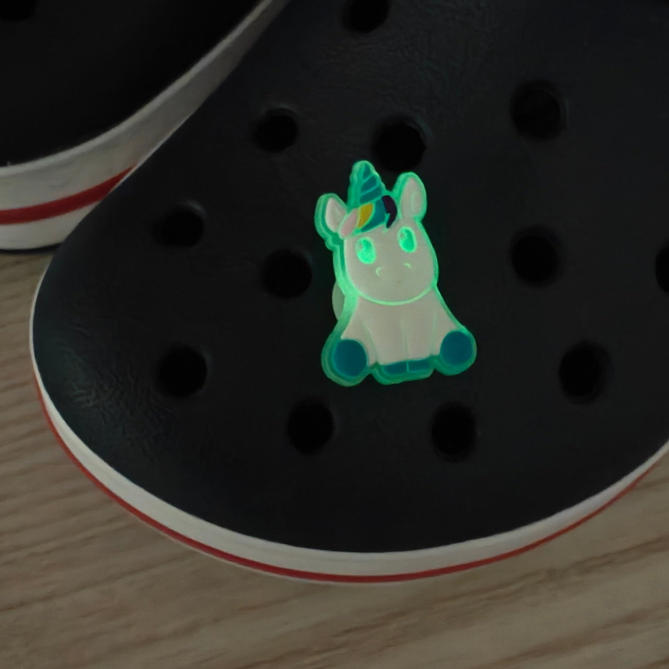 Accessoire pour Crocs Licorne Assise Glow in the Dark