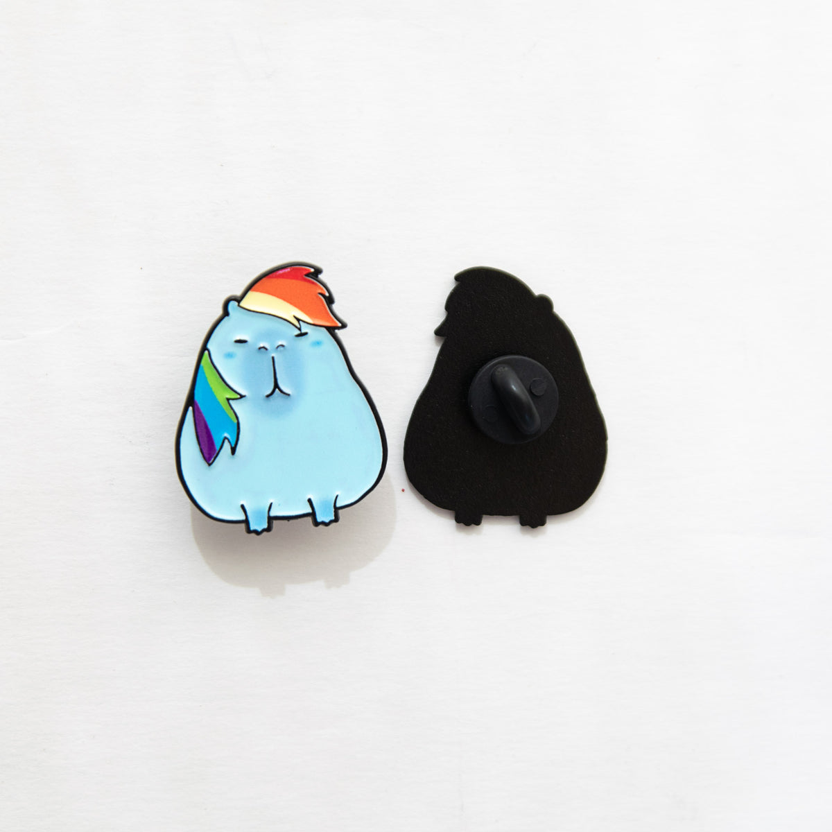 Pin's Capybara & Mèche de cheveux coloré