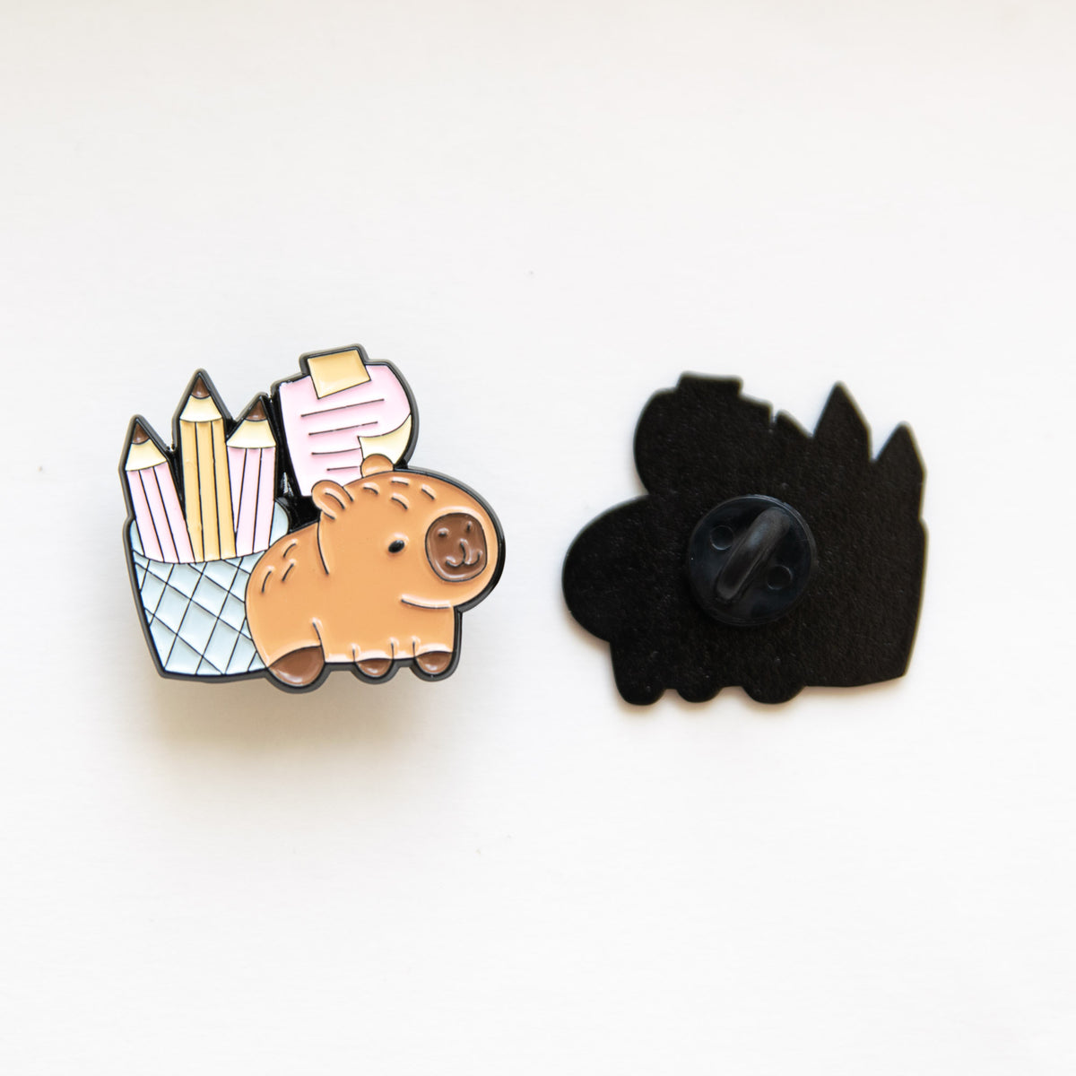 Pin's Capyabra à l'école