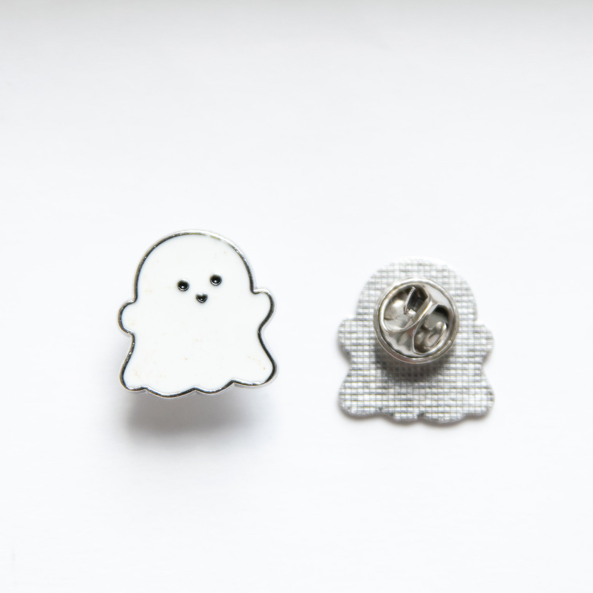Pin's Fantôme Blanc