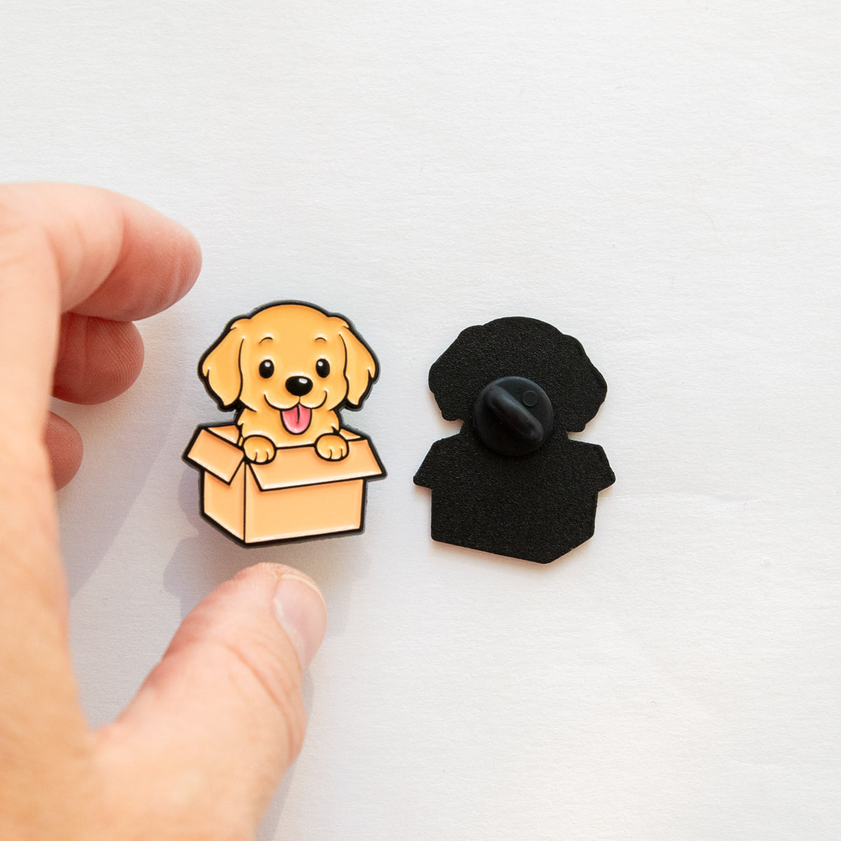 Pin's Golden Retriever & Carton