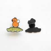 Pin's Capybara sur le dos du Crocodile