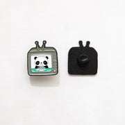 Pin's Panda Présentateur TV