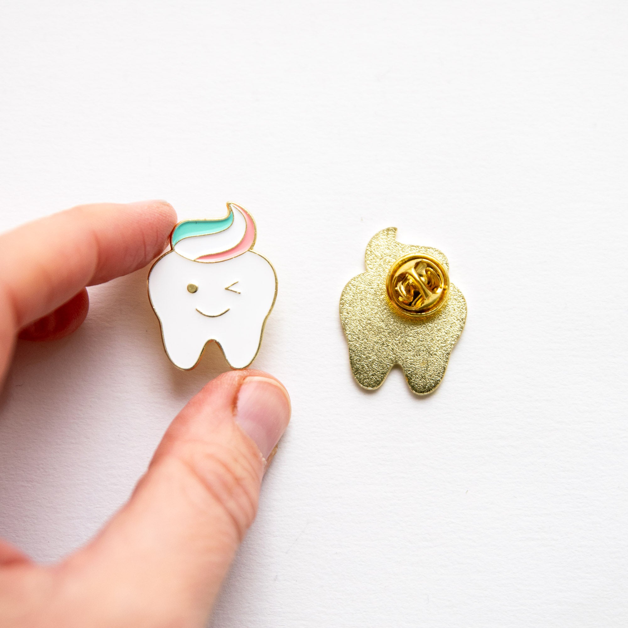 Pin's Dent Mèche Dentifrice