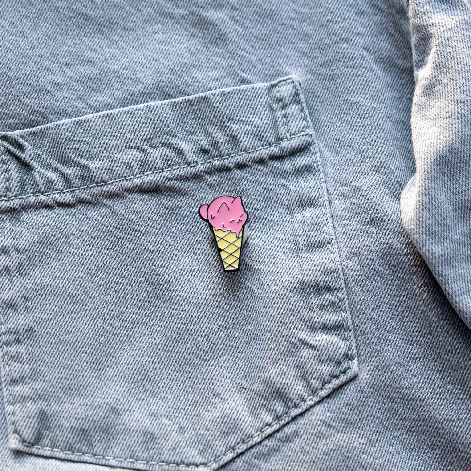 Pin's Chat Cornet Rose