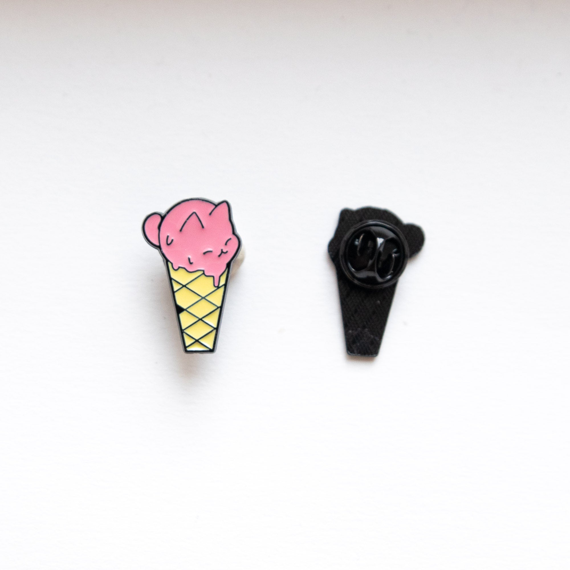 Pin's Chat Cornet Rose