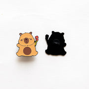 Pin's Capybara & Fleur