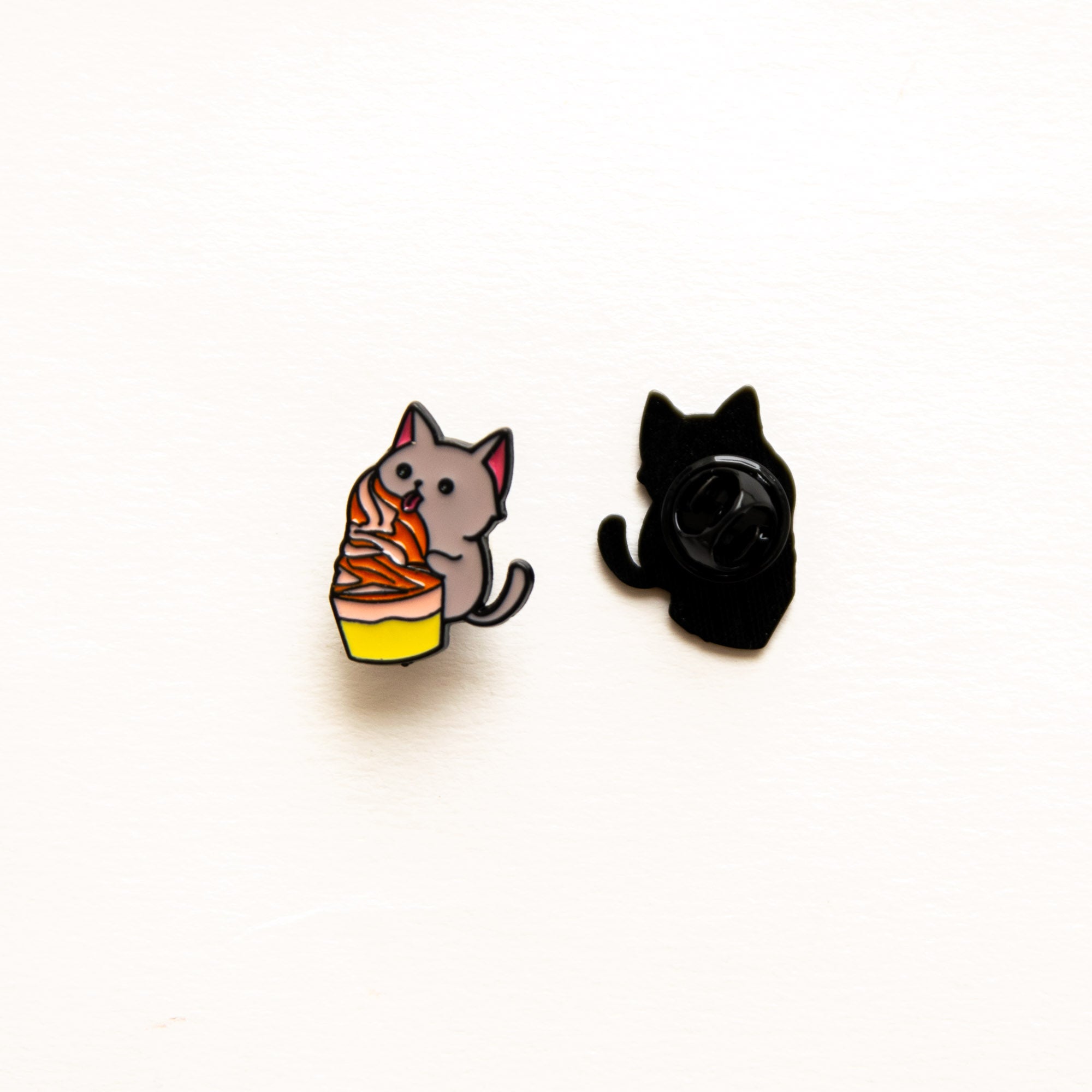 Pin's Chat & Pot de Glace