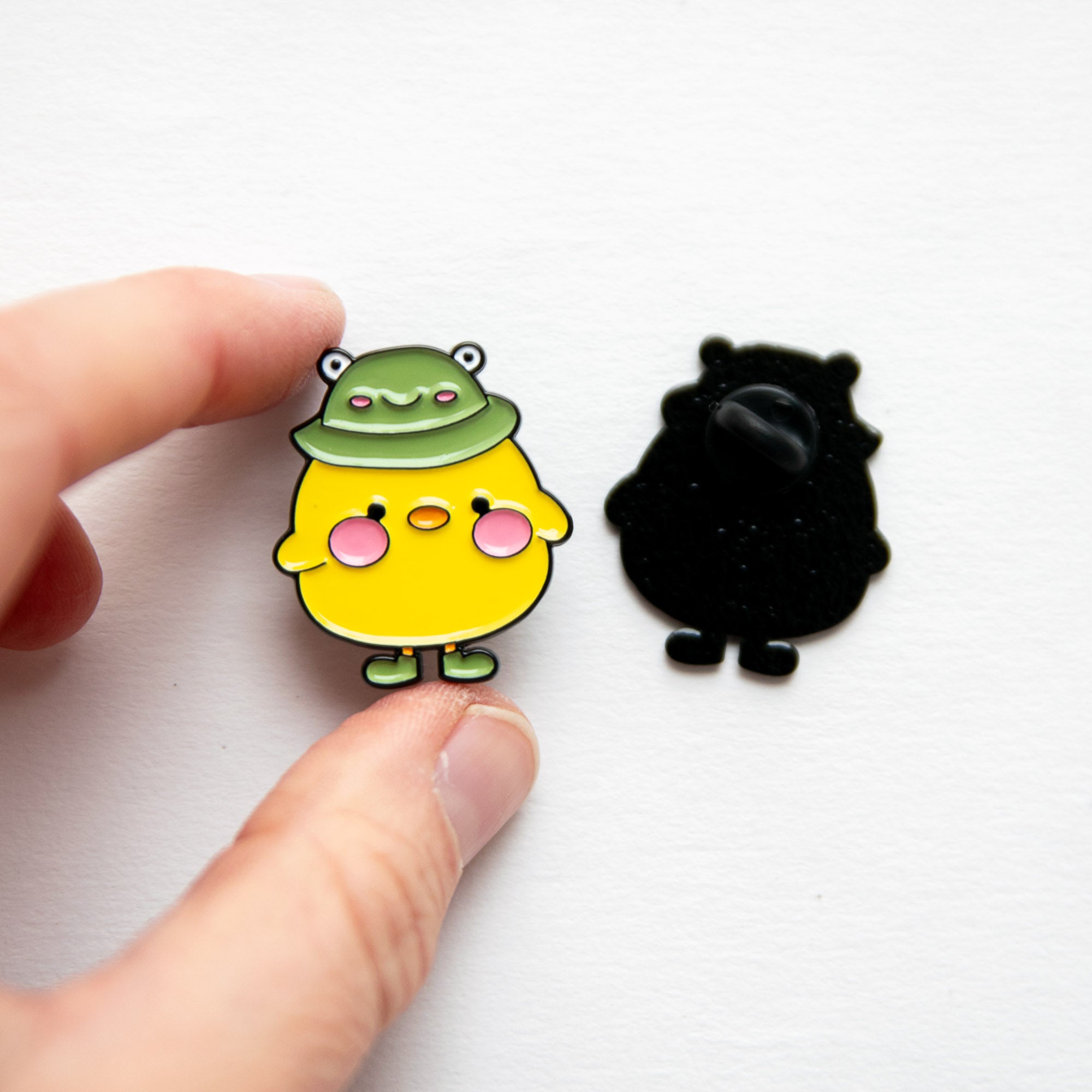 Pin's Poussin & Chapeau Grenouille