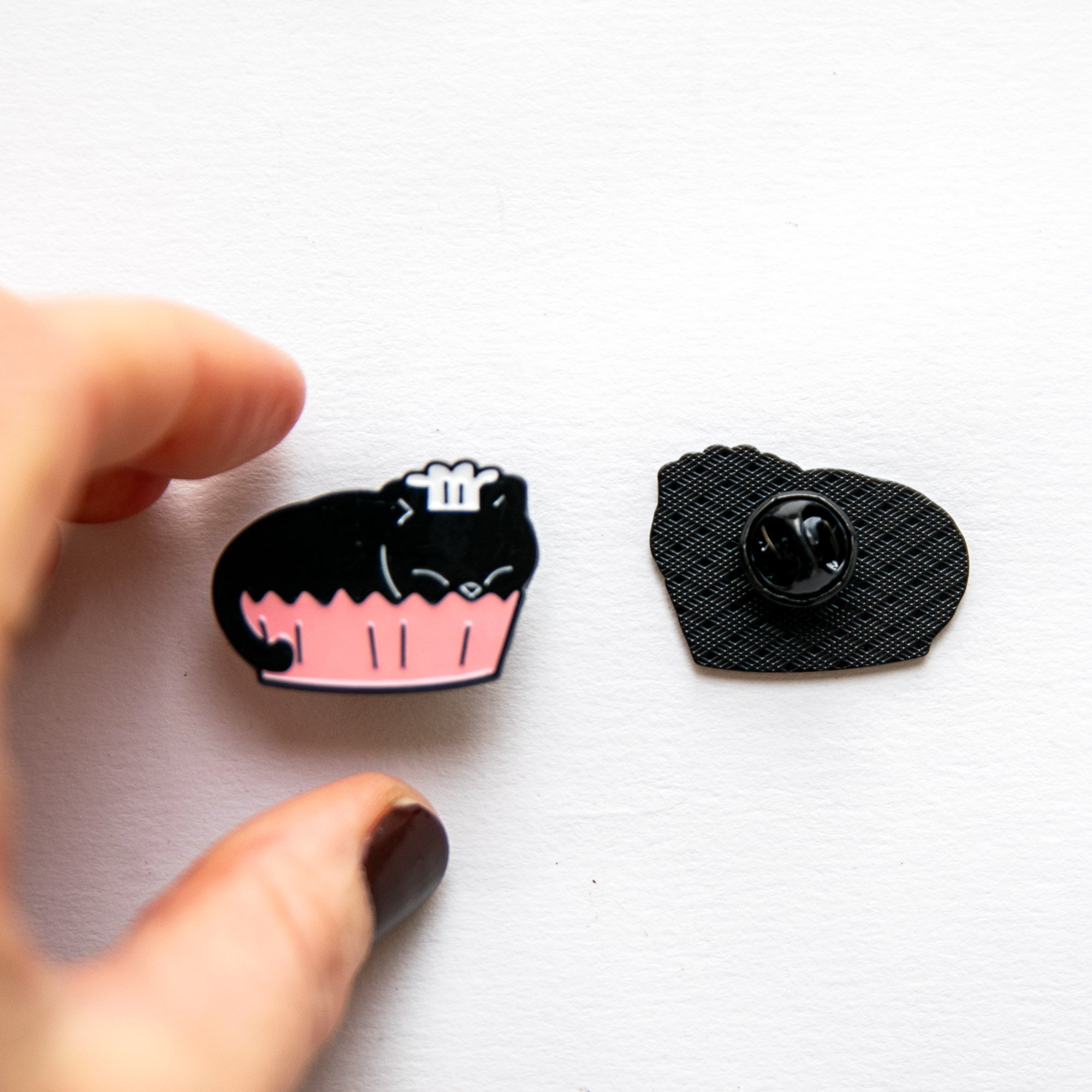 Pin's Chat Cupcake