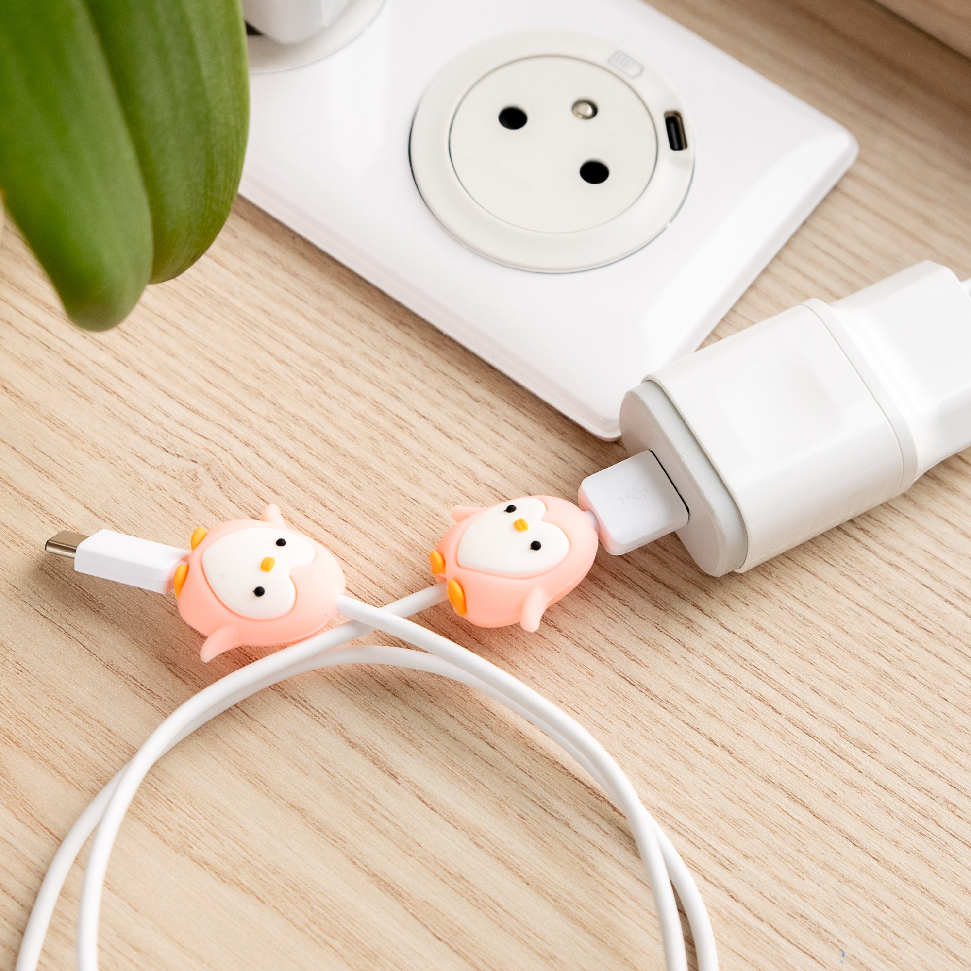 Kawaii Pinguin USB-Kabelschutz