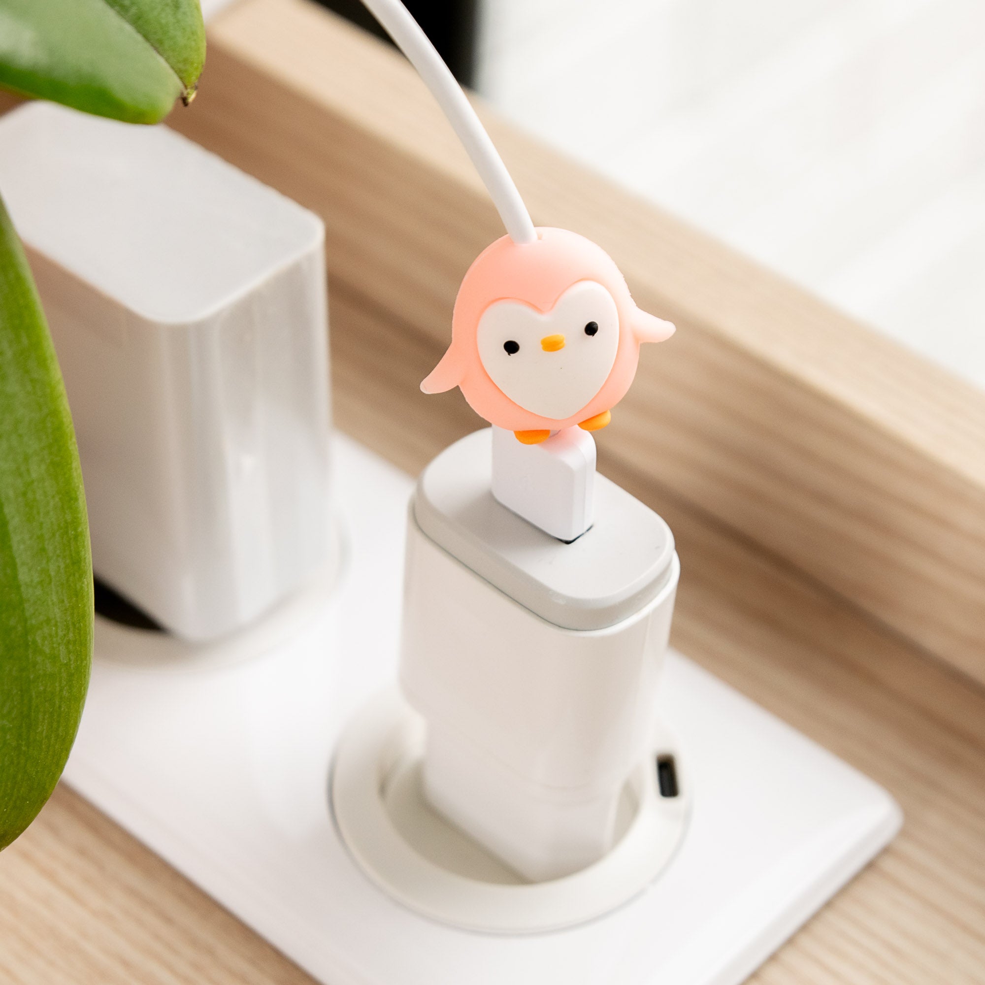 Protège-câble Kawaii USB Pingouin