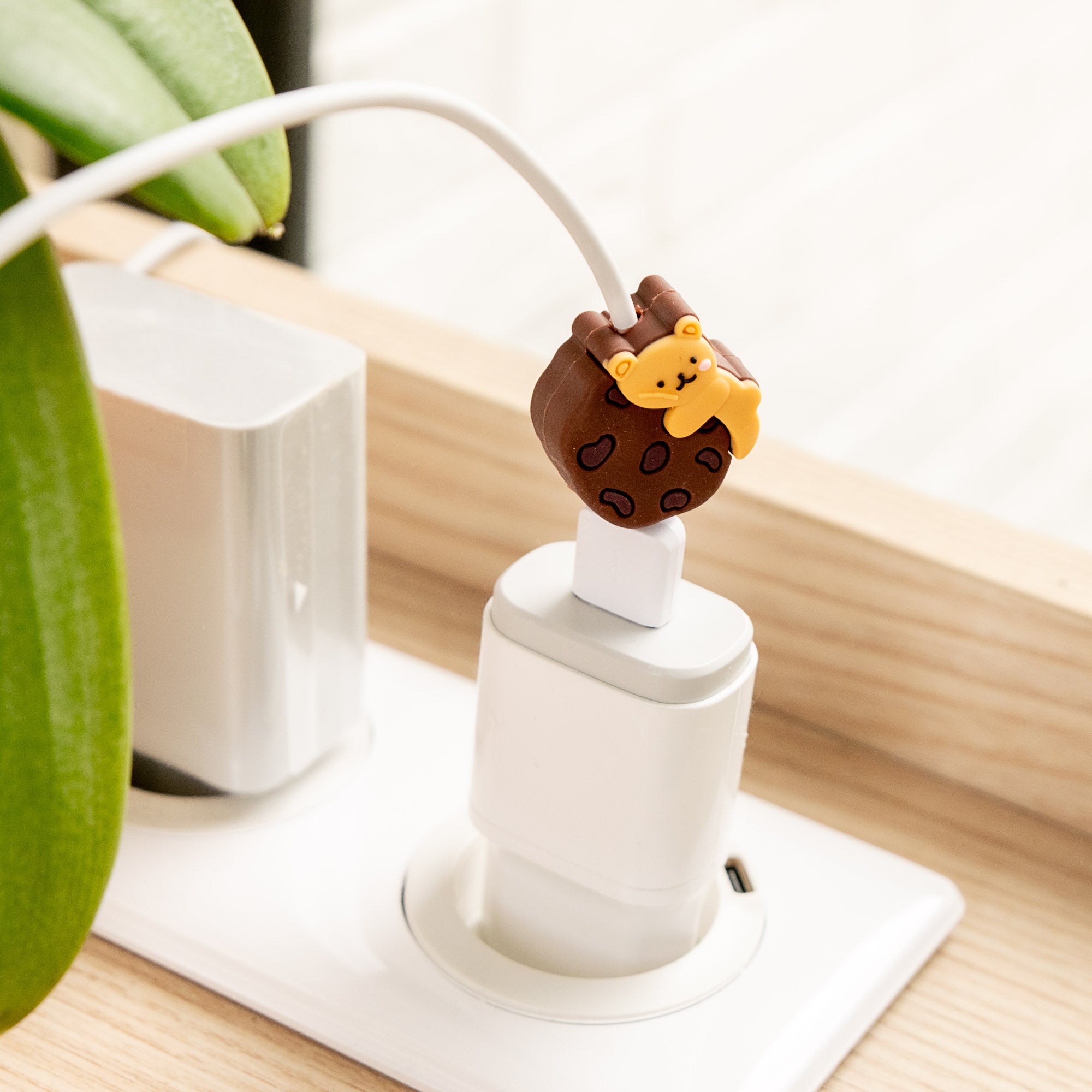 Kawaii USB-Kabelschutz mit Bär und Keks