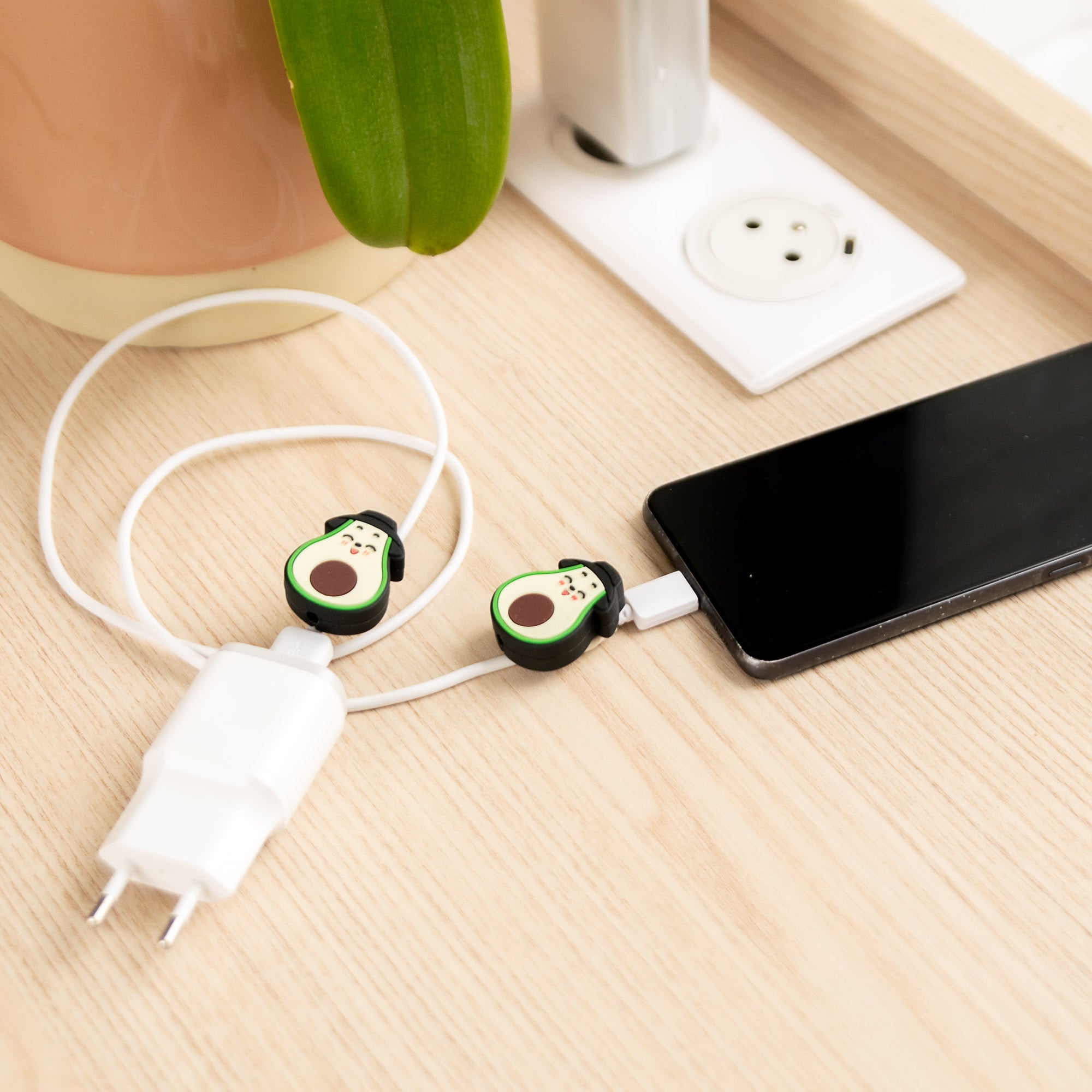 Kawaii USB-Kabelschutz Avocado &amp; Hut