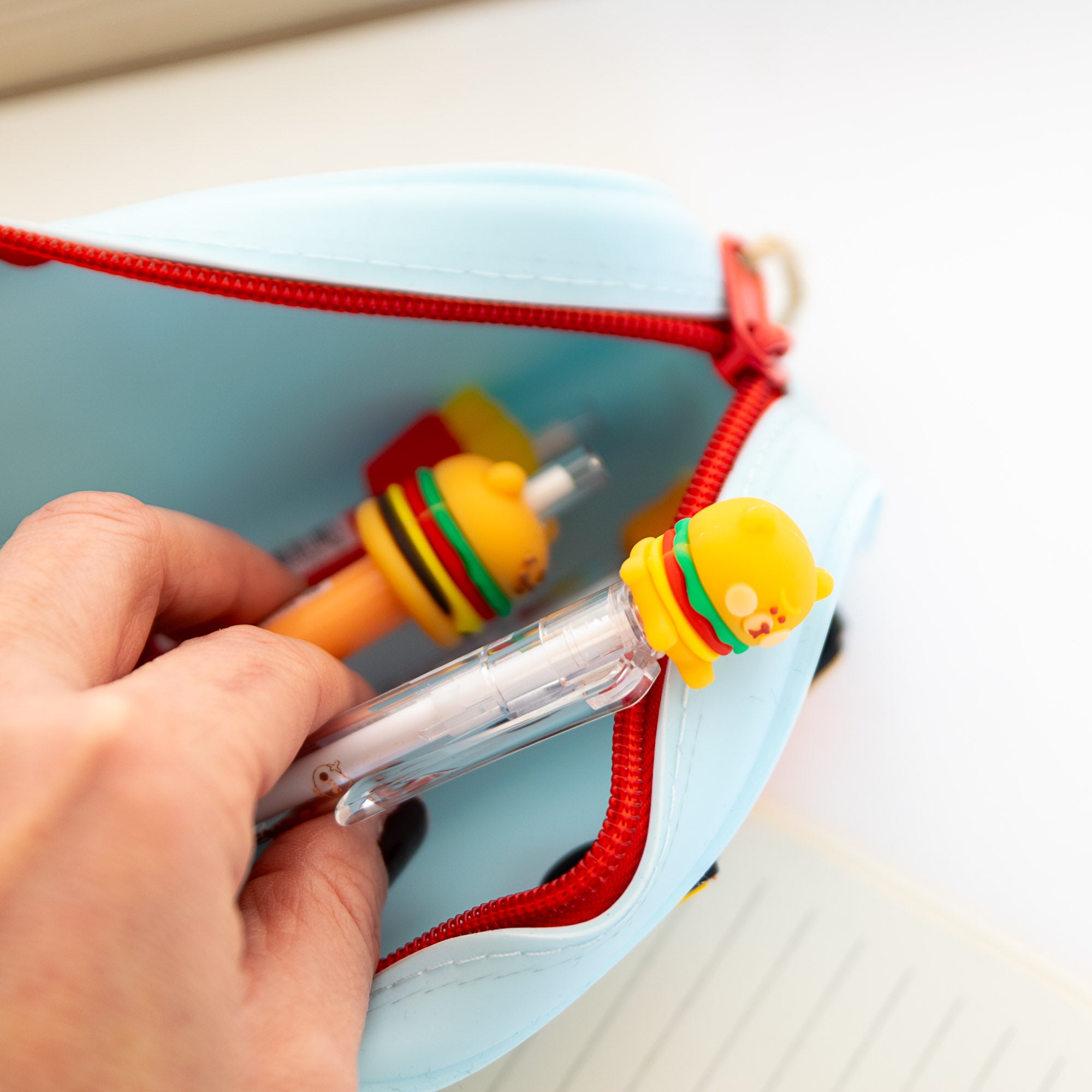 Trousse Silicone Burger avec Charms